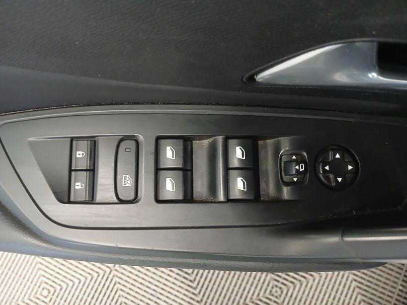 PEUGEOT 308 2022 - Photo n°10