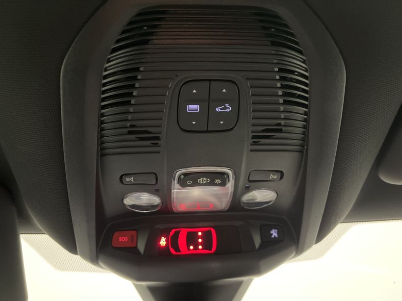 PEUGEOT 3008 2019 - Photo n°23
