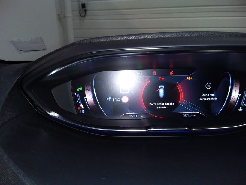 PEUGEOT 3008 2019 - Photo n°18