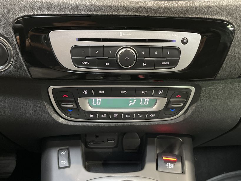 RENAULT SCENIC III 2015 - Photo n°16