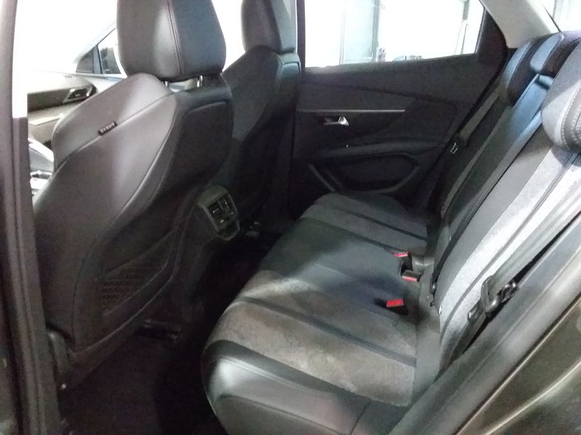 PEUGEOT 3008 2019 - Photo n°17