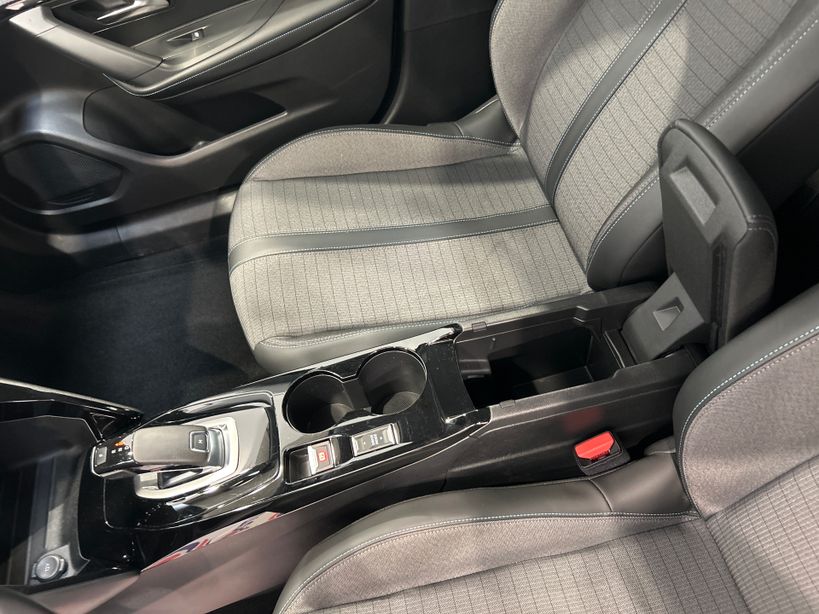 PEUGEOT 2008 BUSINESS 2021 - Photo n°20