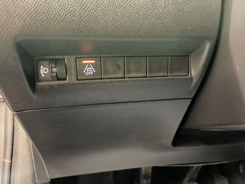 PEUGEOT 208 2023 - Photo n°16