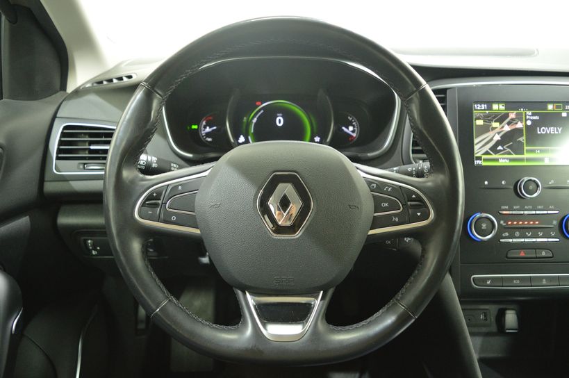 RENAULT MEGANE IV ESTATE 2019 - Photo n°11