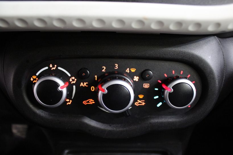 RENAULT TWINGO III 2021 - Photo n°14