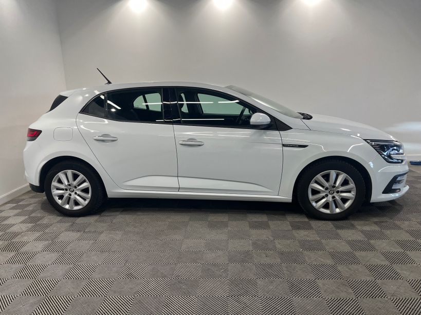 RENAULT MEGANE IV BERLINE 2022 - Photo n°4
