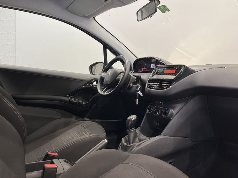 PEUGEOT 208 2013 - Photo n°17