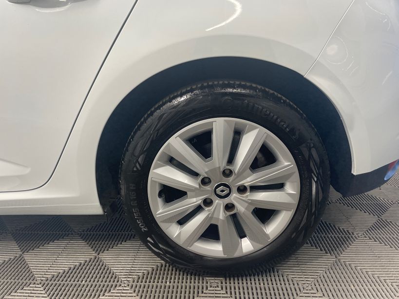 RENAULT MEGANE IV BERLINE 2021 - Photo n°34