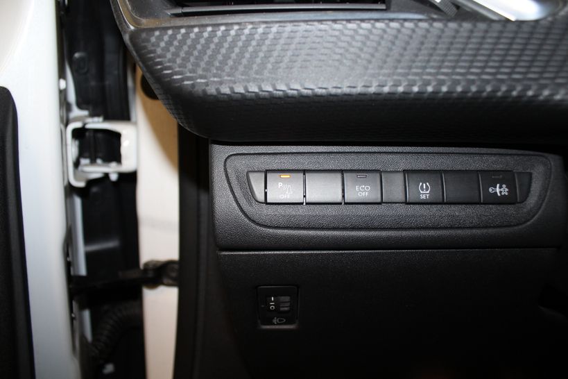 PEUGEOT 2008 2015 - Photo n°21