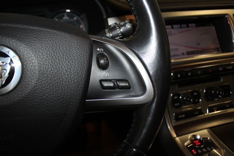 JAGUAR XF SPORTBRAKE 2013 - Photo n°19