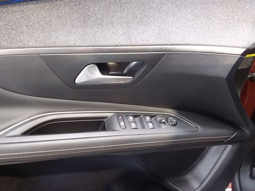 PEUGEOT 3008 2019 - Photo n°13