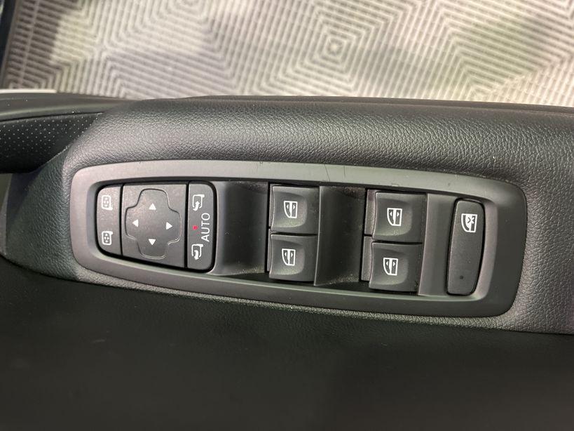 RENAULT MEGANE IV ESTATE 2017 - Photo n°36