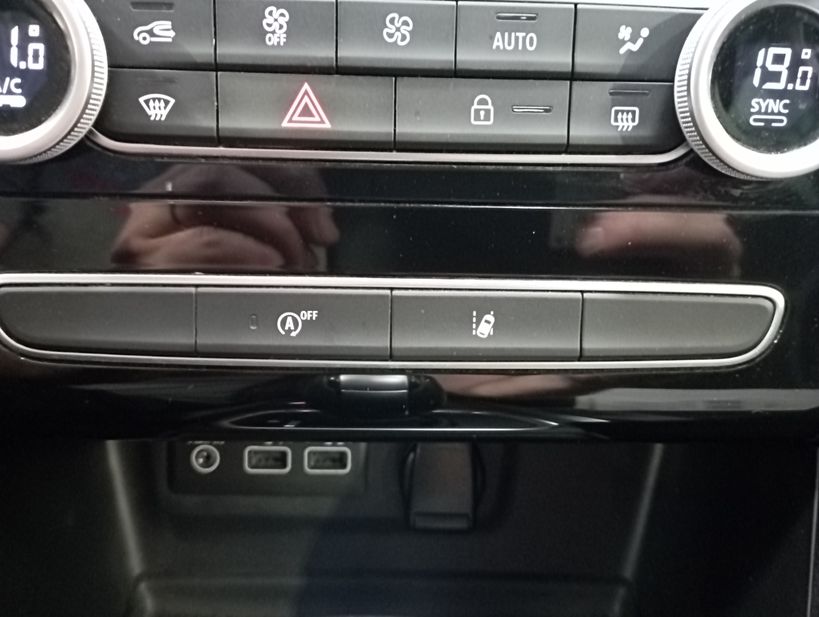 RENAULT MEGANE IV BERLINE 2021 - Photo n°22