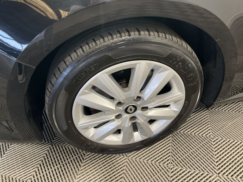 RENAULT MEGANE IV BERLINE 2022 - Photo n°4