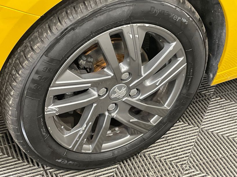 PEUGEOT 208 2022 - Photo n°6