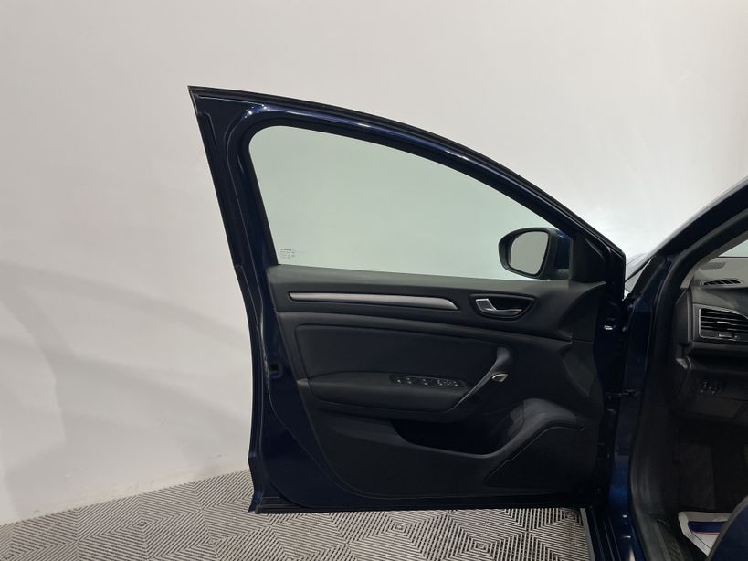 RENAULT MEGANE IV BERLINE 2021 - Photo n°37