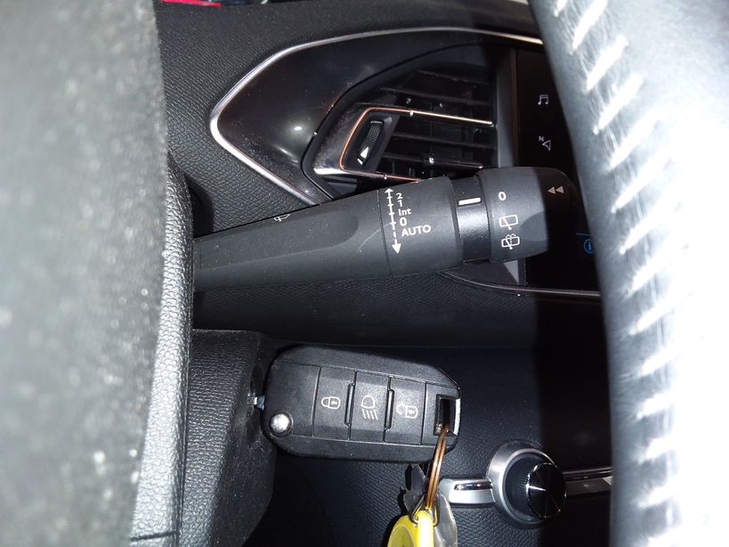 PEUGEOT 308 2018 - Photo n°13