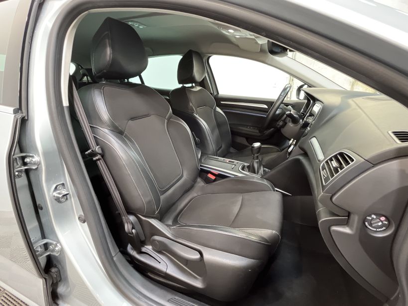 RENAULT MEGANE IV BERLINE 2021 - Photo n°42