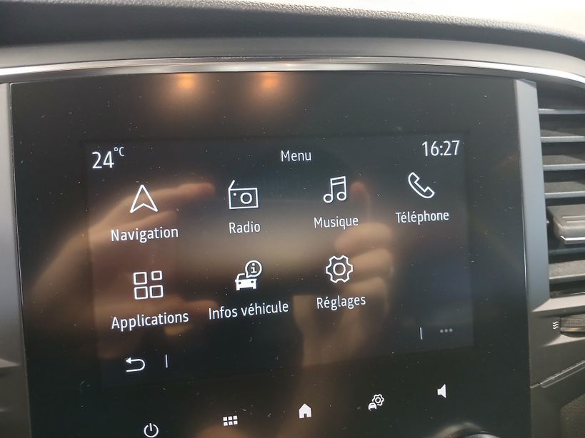RENAULT MEGANE IV BERLINE 2021 - Photo n°15