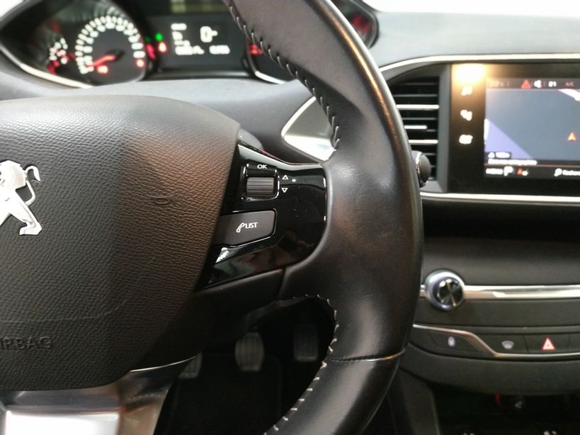 PEUGEOT 308 2019 - Photo n°25