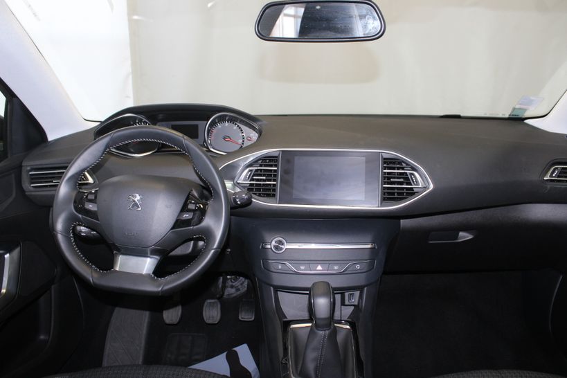PEUGEOT 308 2018 - Photo n°16