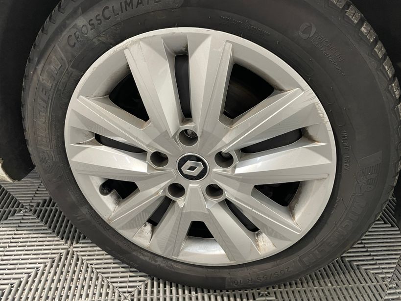 RENAULT MEGANE IV ESTATE 2022 - Photo n°18