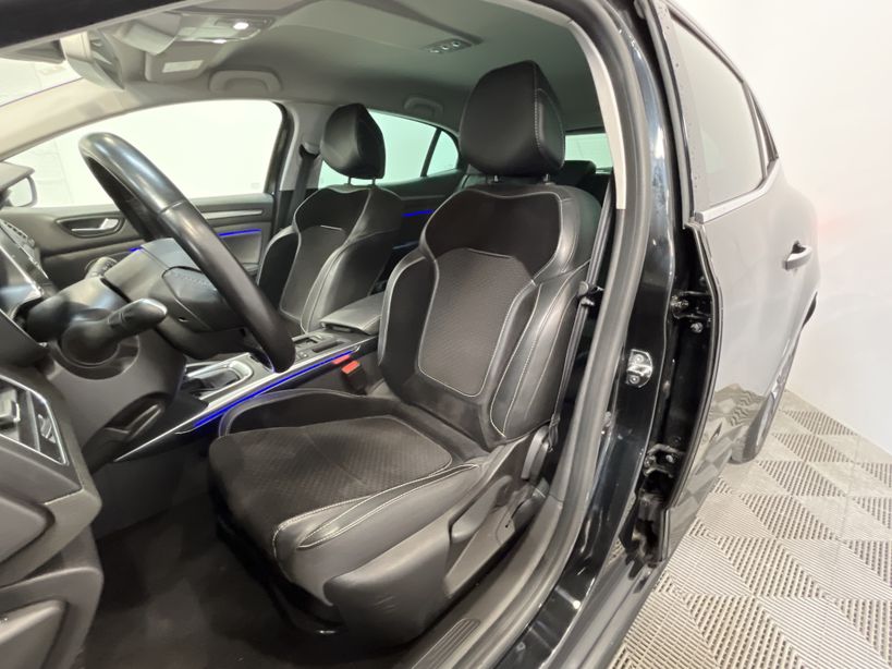 RENAULT MEGANE IV BERLINE 2020 - Photo n°9