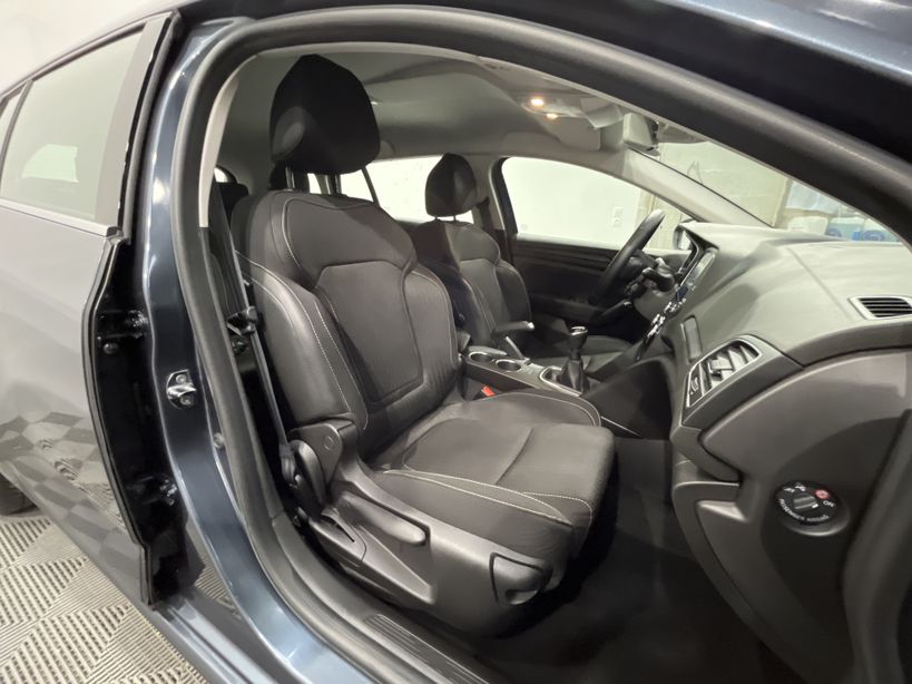 RENAULT MEGANE IV ESTATE BUSINESS 2020 - Photo n°43