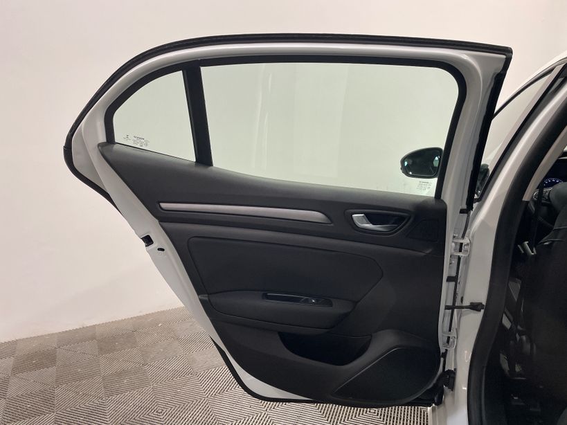 RENAULT MEGANE IV BERLINE 2021 - Photo n°35
