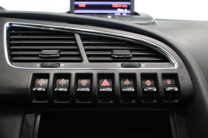 PEUGEOT 3008 2011 - Photo n°19