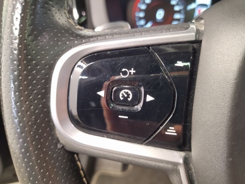 VOLVO XC60 2018 - Photo n°29