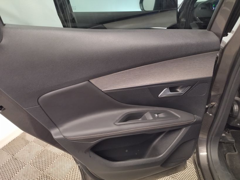 PEUGEOT 3008 2018 - Photo n°17