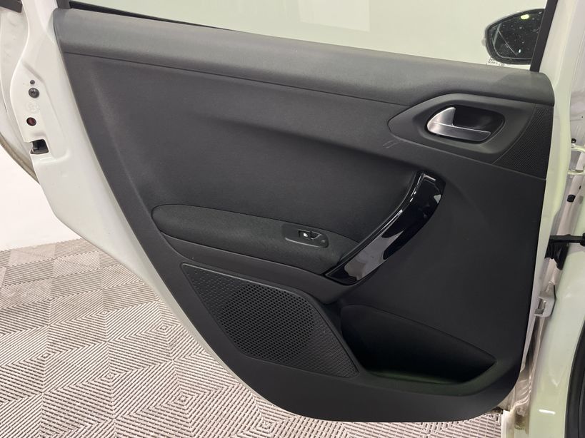 PEUGEOT 208 BUSINESS 2019 - Photo n°34