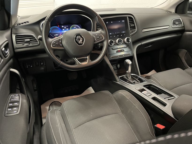 RENAULT MEGANE IV BERLINE 2021 - Photo n°13