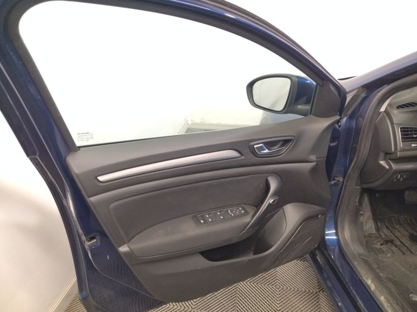 RENAULT MEGANE IV ESTATE 2021 - Photo n°10