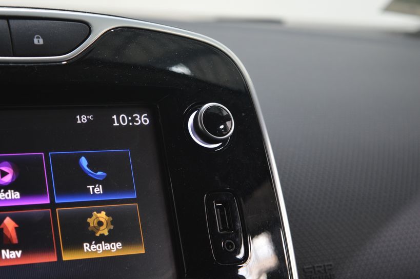 RENAULT CLIO IV 2016 - Photo n°17