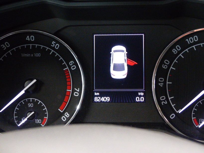 SKODA SUPERB 2016 - Photo n°9