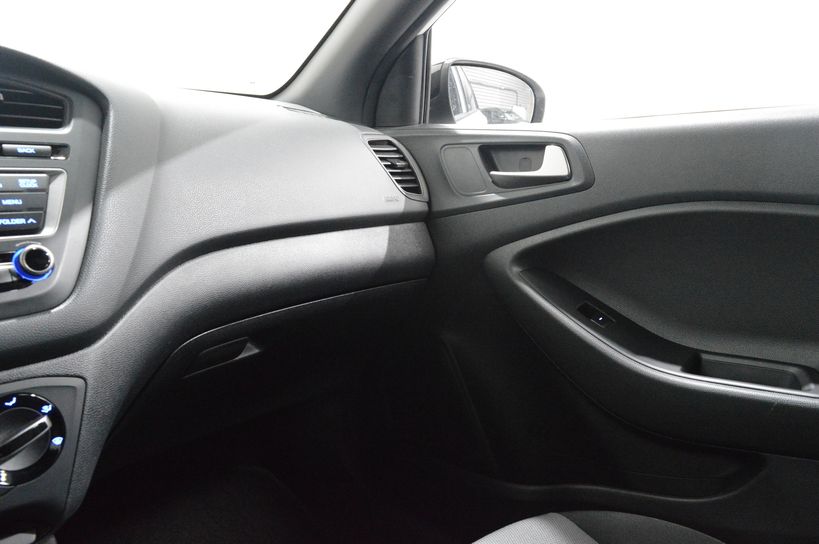 HYUNDAI i20 2018 - Photo n°33