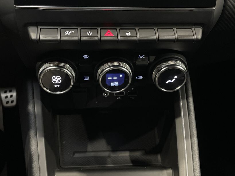 RENAULT CLIO V 2023 - Photo n°16