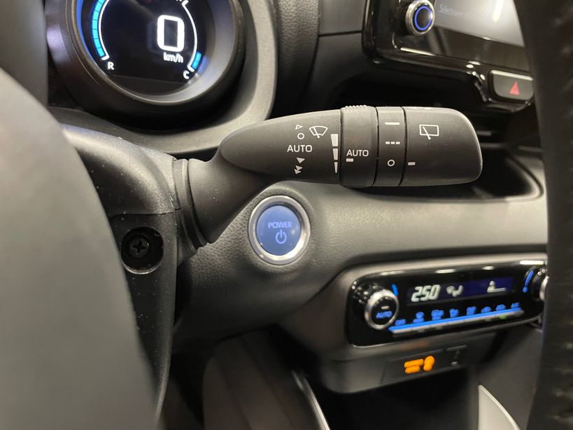 TOYOTA YARIS HYBRIDE MY21 2022 - Photo n°21