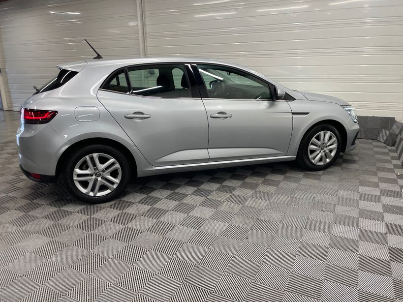 RENAULT MEGANE IV BERLINE 2021 - Photo n°5