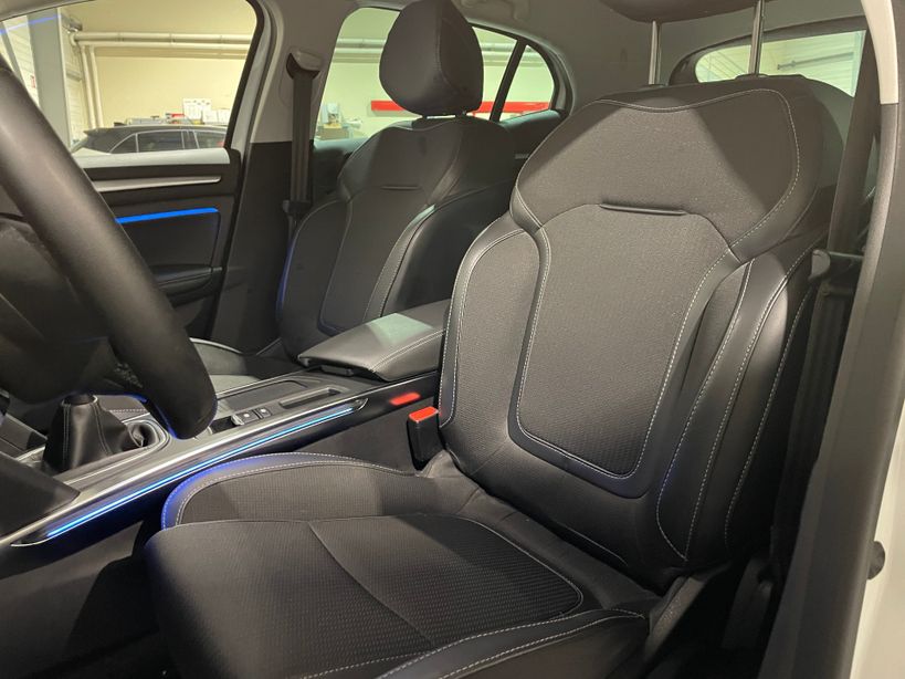 RENAULT MEGANE IV BERLINE 2022 - Photo n°11