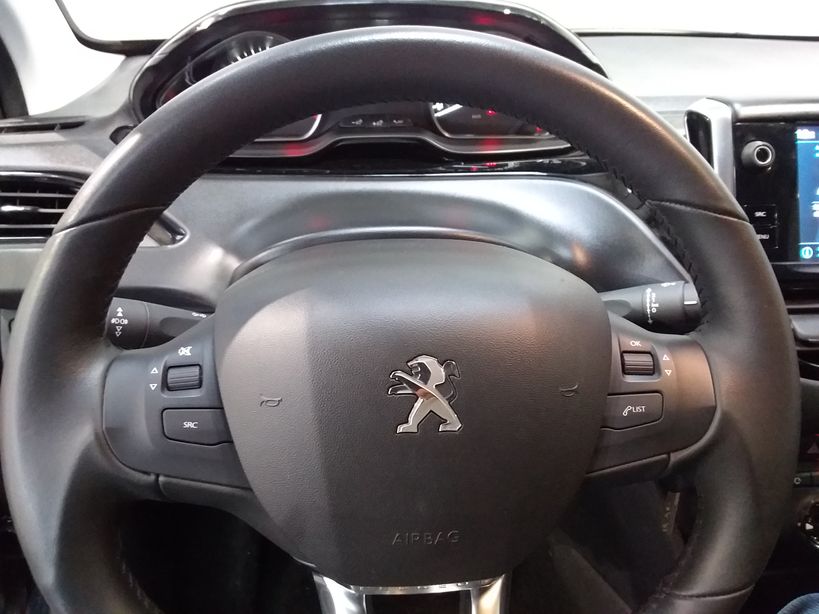 PEUGEOT 208 2020 - Photo n°11