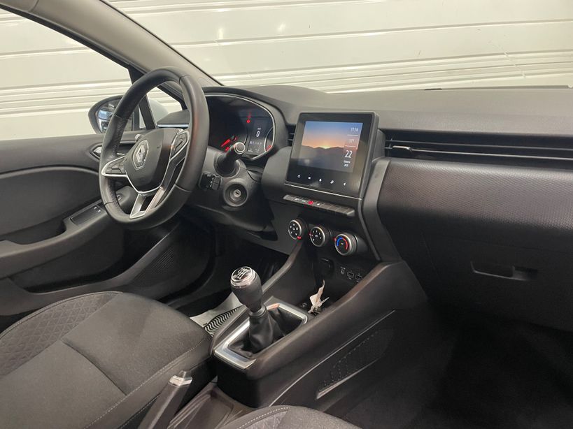 RENAULT CLIO V 2021 - Photo n°10