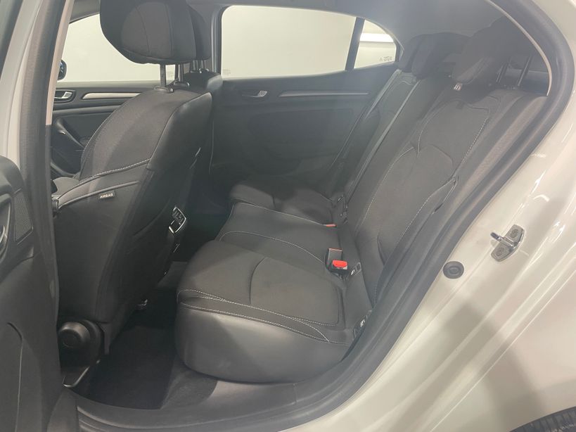 RENAULT MEGANE IV BERLINE 2021 - Photo n°18