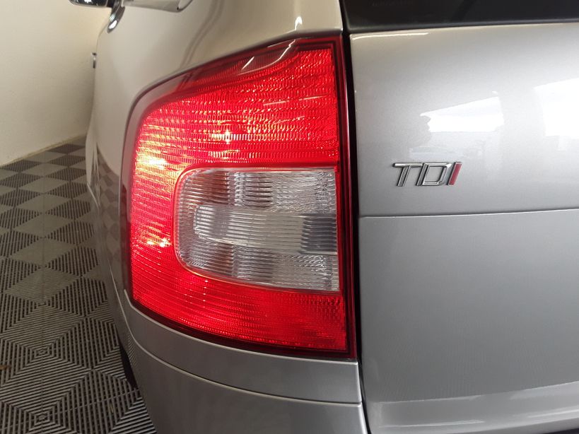 SKODA OCTAVIA COMBI 2012 - Photo n°9