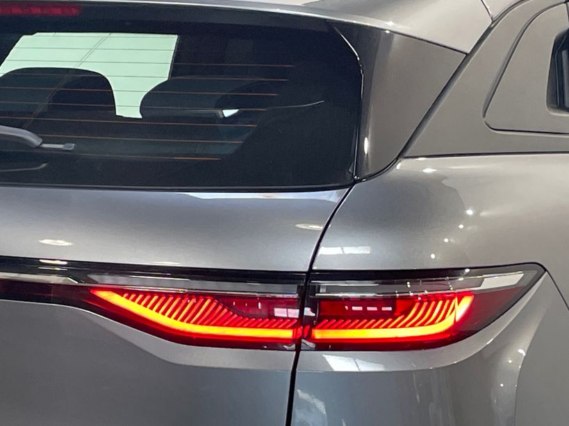 RENAULT MEGANE E TECH 2023 - Photo n°8