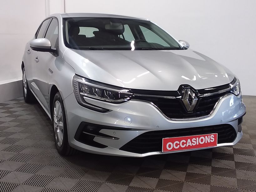 RENAULT MEGANE IV BERLINE 2023 - Photo n°3