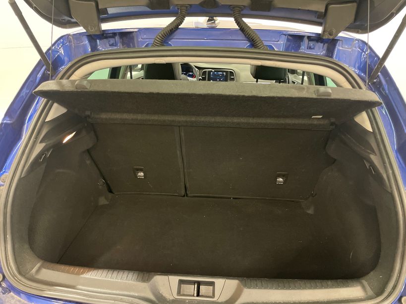 RENAULT MEGANE IV BERLINE 2023 - Photo n°10