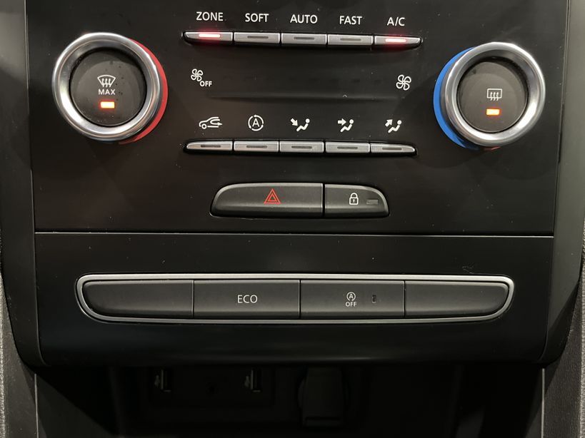 RENAULT MEGANE IV ESTATE 2019 - Photo n°17